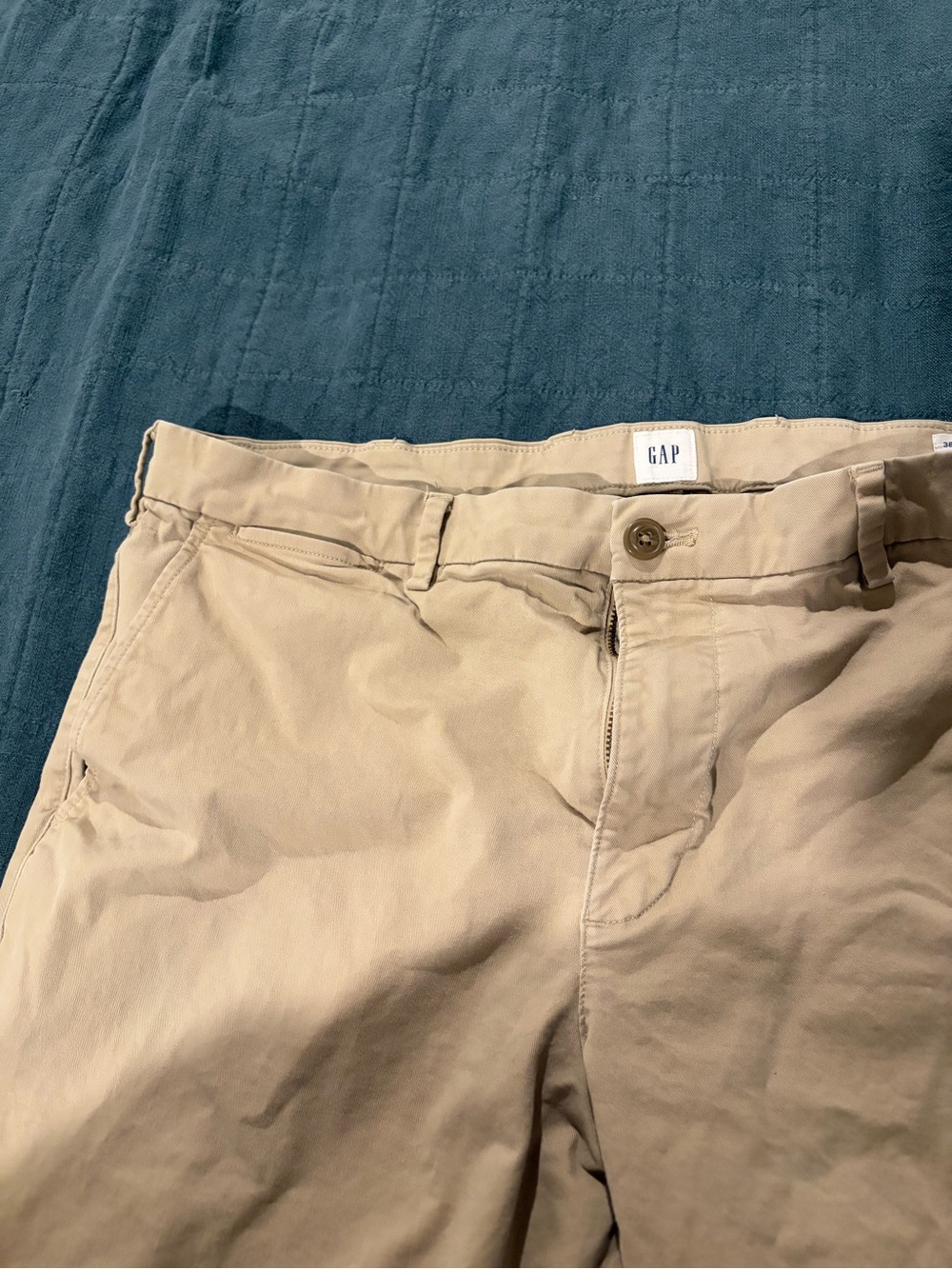 GAP Men's Chino Pants in Beige